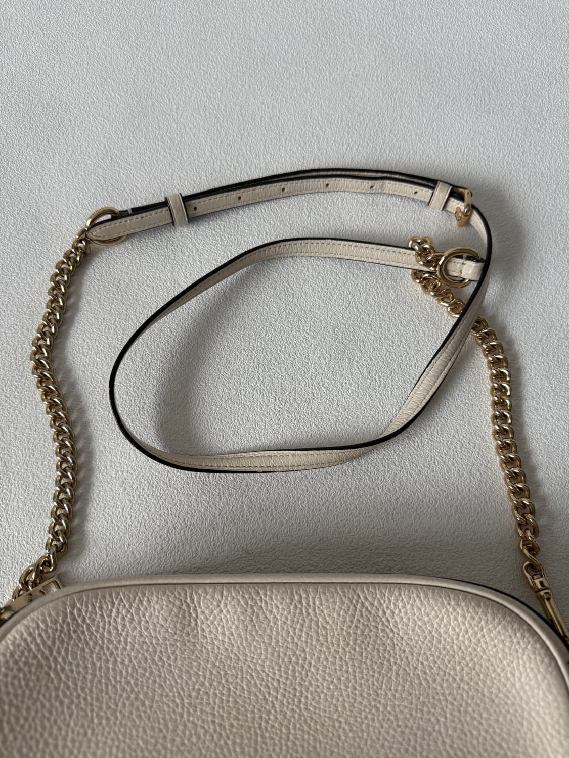 코치(COACH) 레더 체인 크로스백 상품이미지6