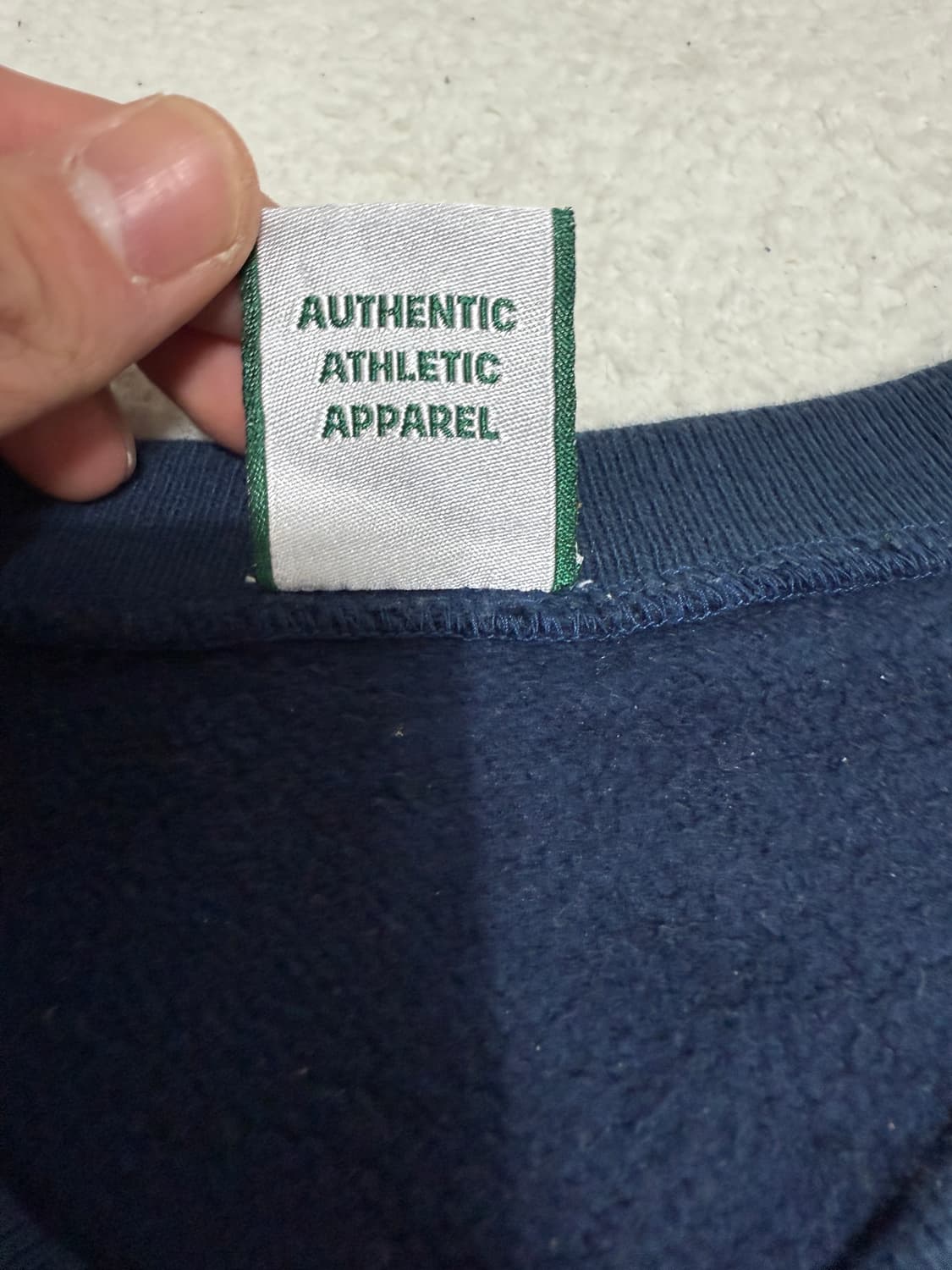 챔피온 네이비 V넥 긴팔 티셔츠 상품이미지3