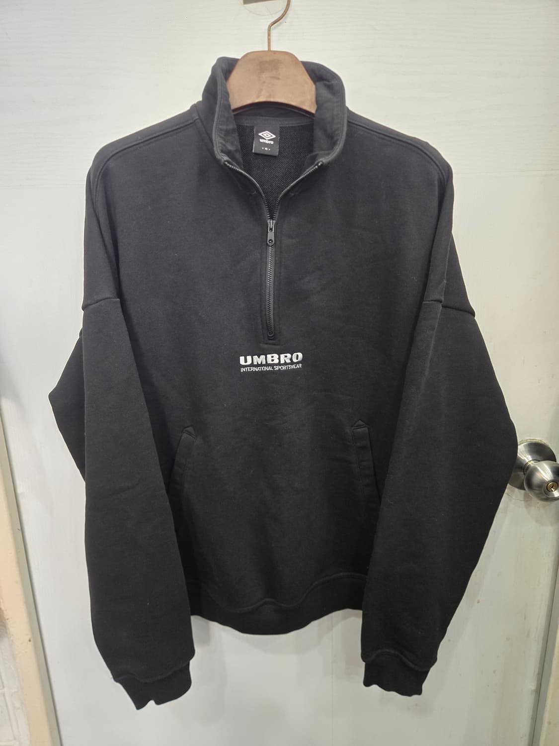 95,M )) UMBRO 엄브로 반집업 긴팔티셔츠! 블랙 & 화이트 상품이미지1