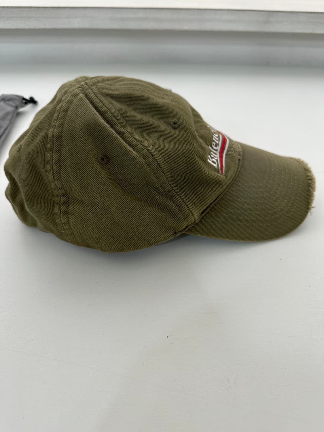 발렌시아가 폴리티컬 캠페인 디스트로이드 캡 상품이미지4