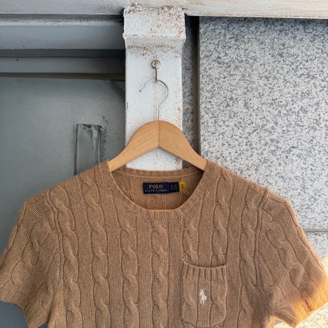 폴로 로고 포켓 반팔 케이블 니트 상품이미지3