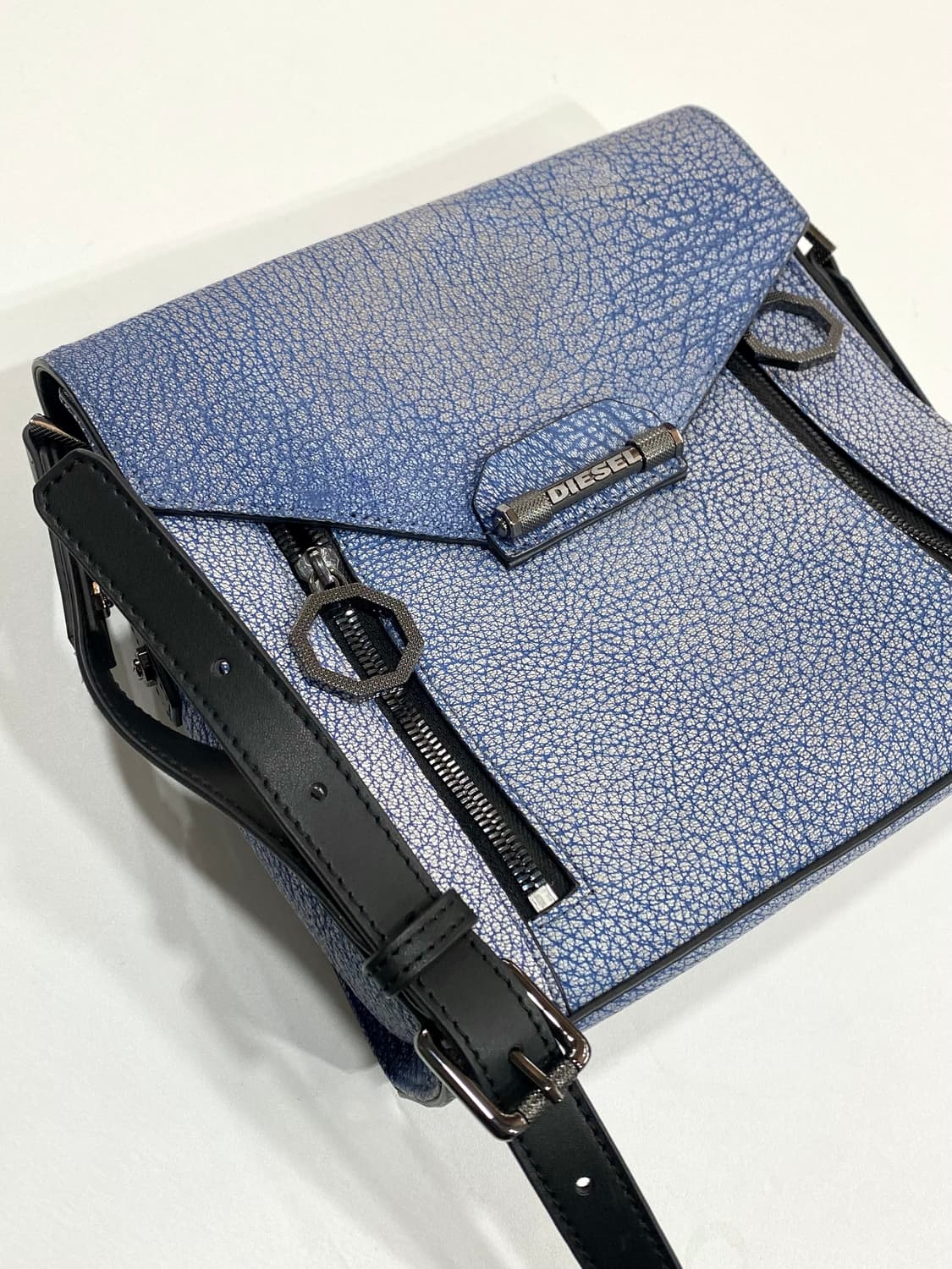 Diesel Cross bag 디젤 스퀘어 크로스백 후루츠패밀리