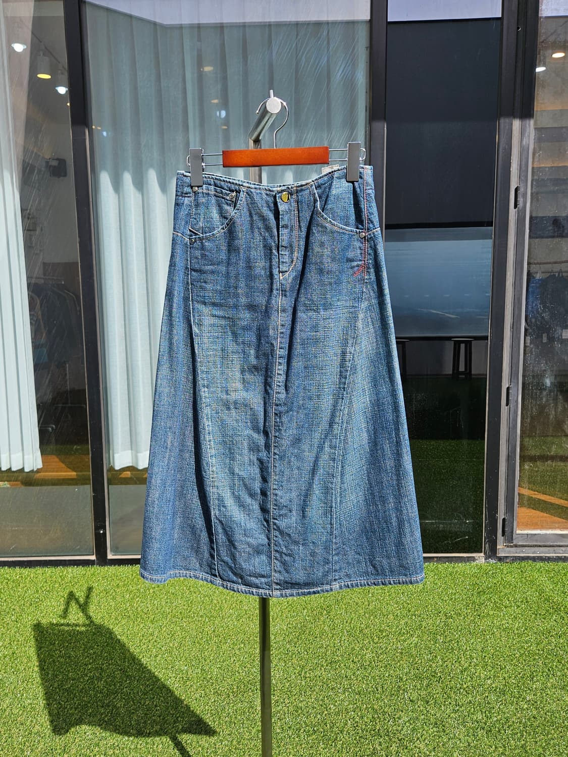 리바이스 엔지니어드 데님 스커트 상품이미지1