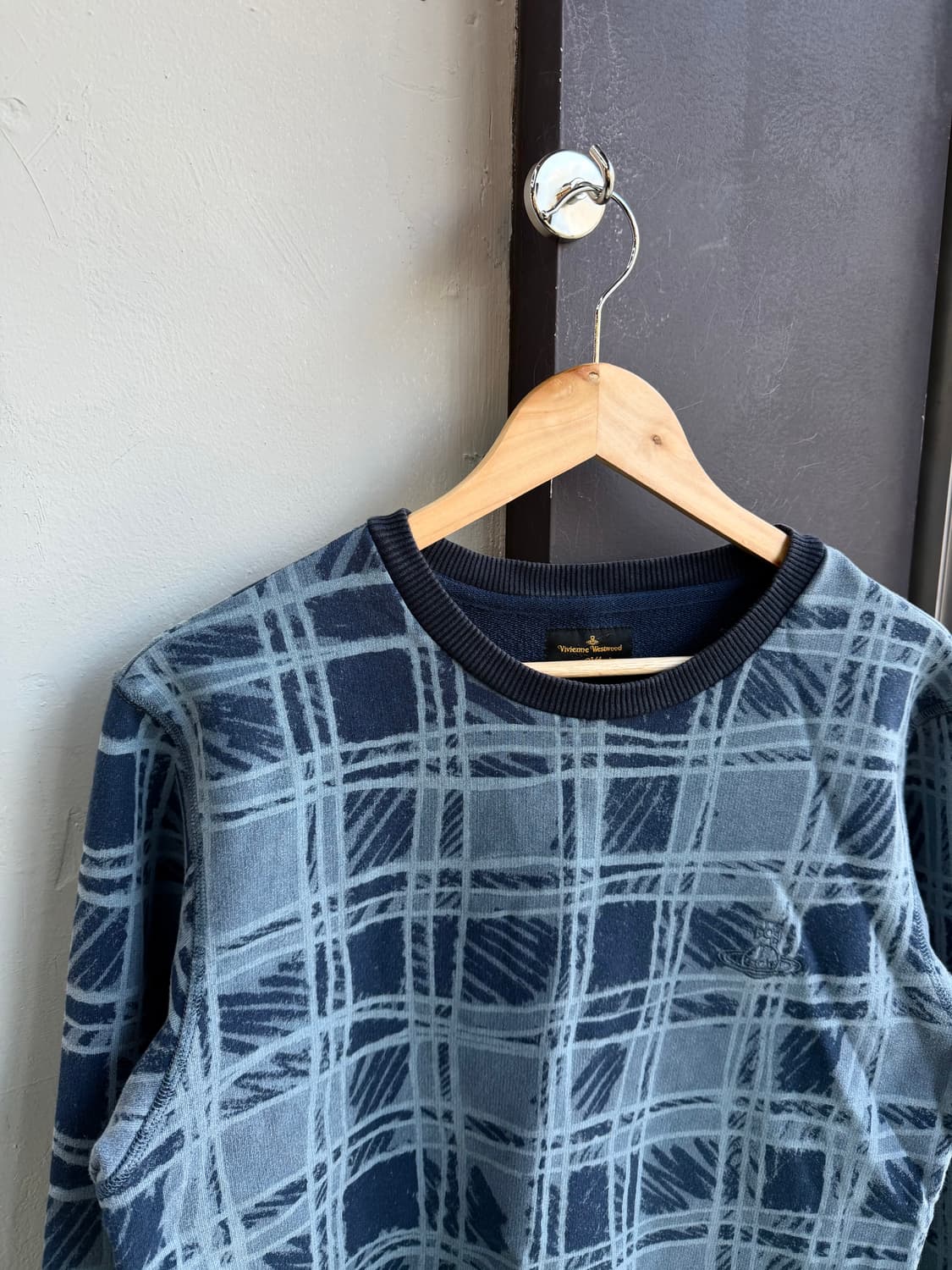 M/ 비비안웨스트우드 ORB 체크 로고 기모 맨투맨 상품이미지3