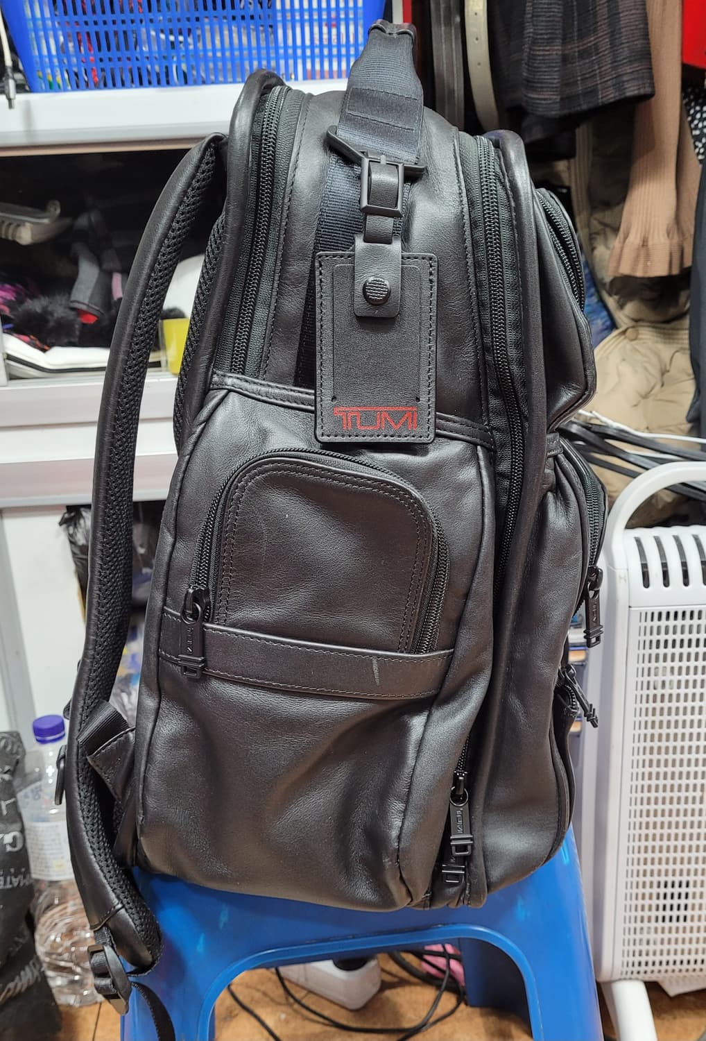 투미 가죽백팩가방 [가로:37 세로:42 폭:14] 상품이미지6
