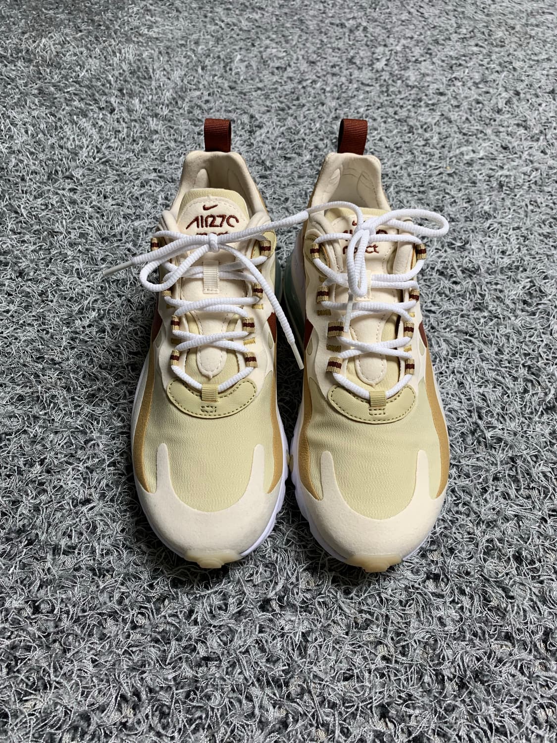 235새상품)나이키 에어맥스 270 리액트 팀골드 시나몬 상품이미지2