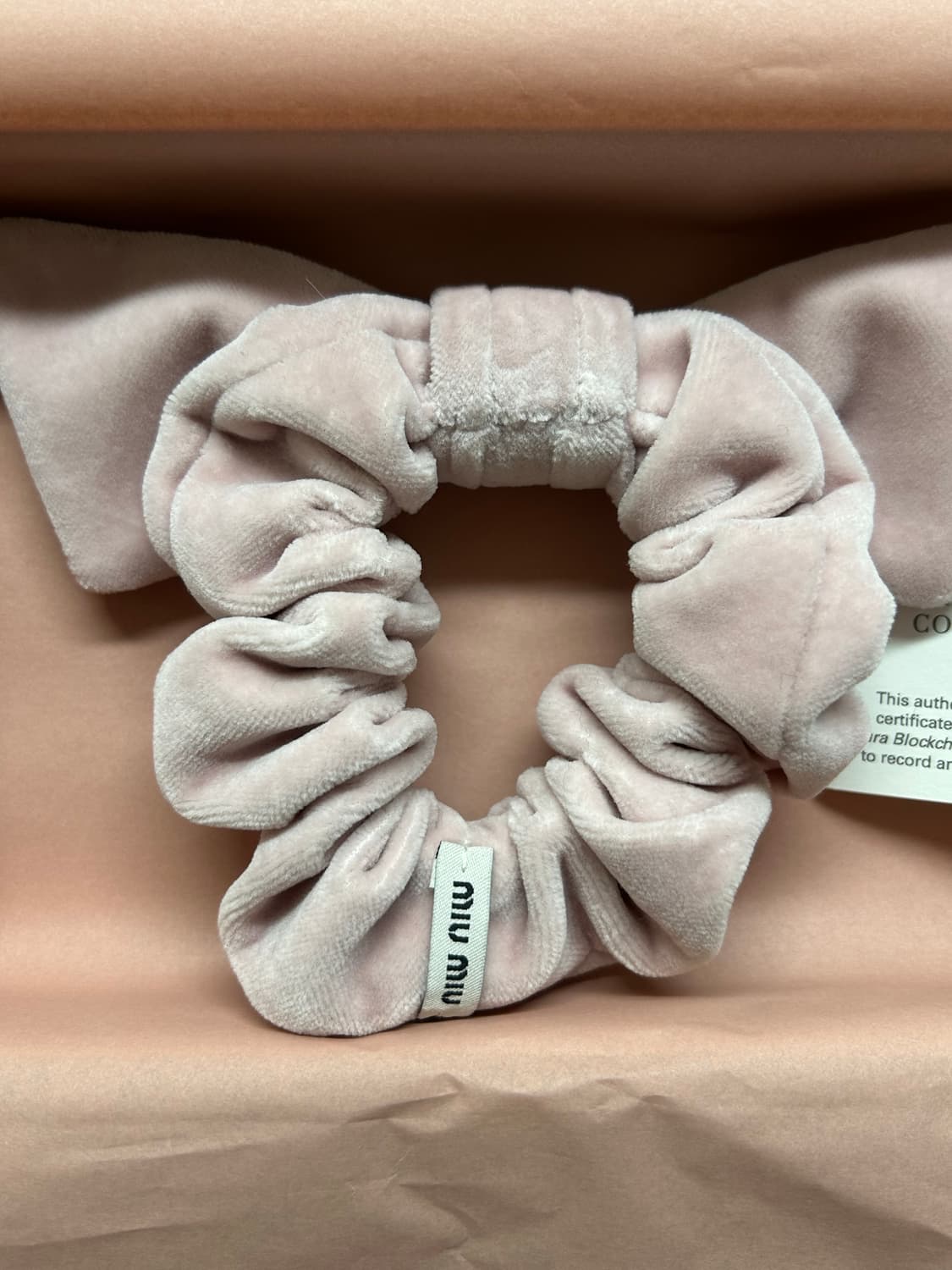 미우미우 벨벳 스크런치 상품이미지4