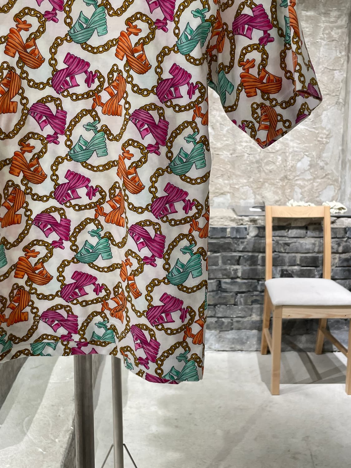 살바토레 페라가모 믹스 체인 패턴 U넥 코튼하프티 상품이미지5