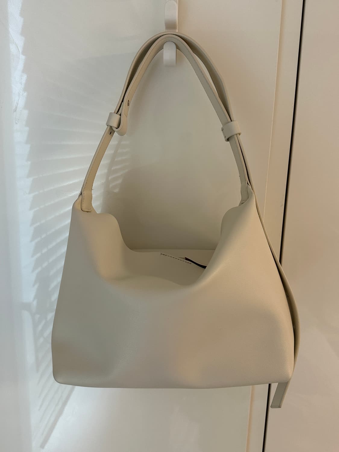 르아보네 숄더백 상품이미지1