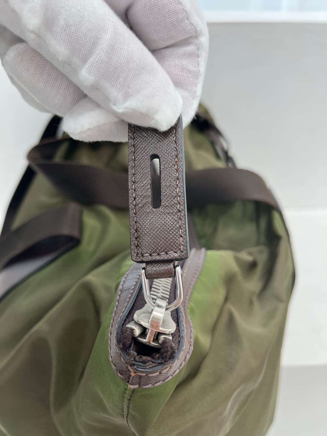 프라다 카키 나일론 토트백 자물쇠 포함 상품이미지3