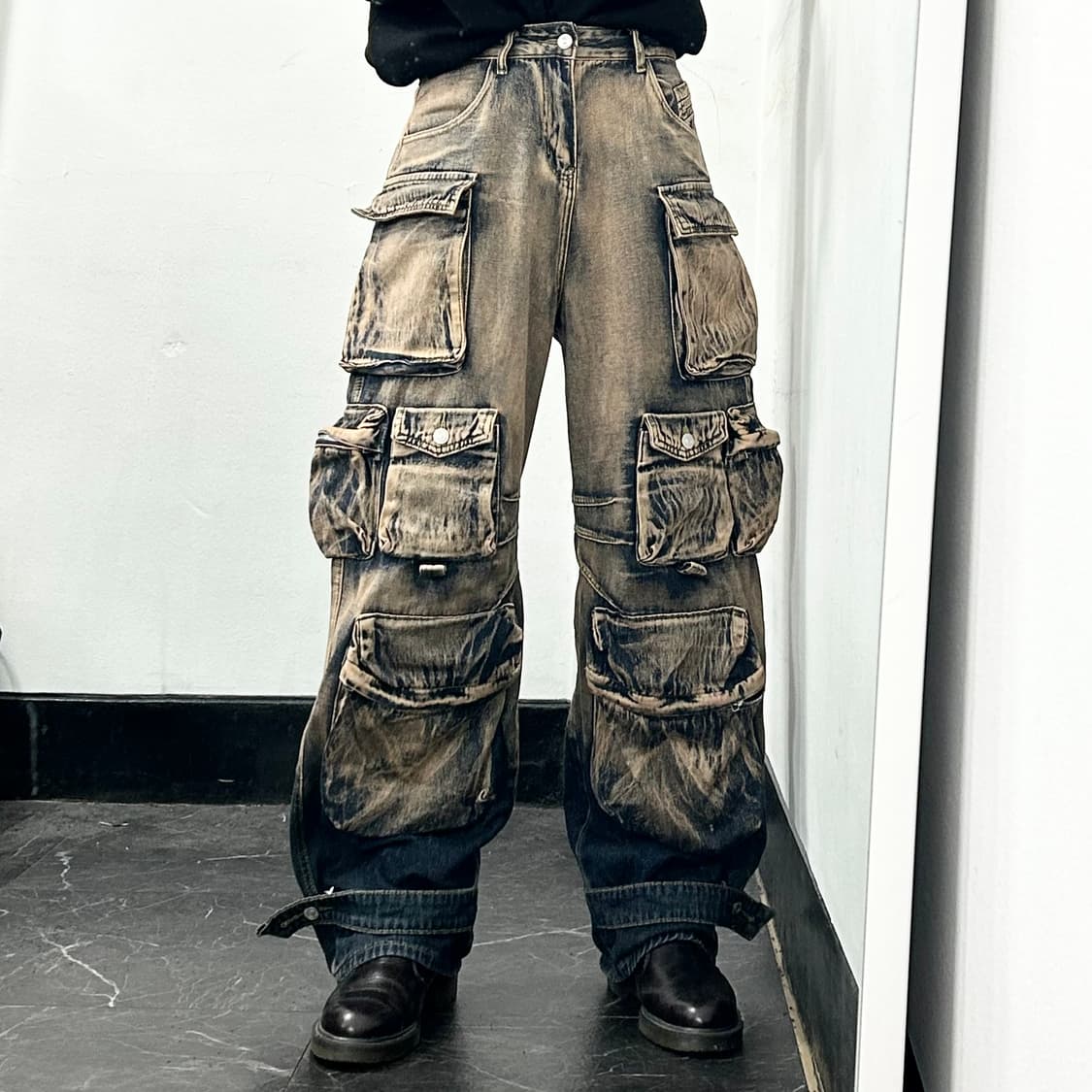 애시드 워시드 멀티포켓 와이드 데님 카고 팬츠 상품이미지2