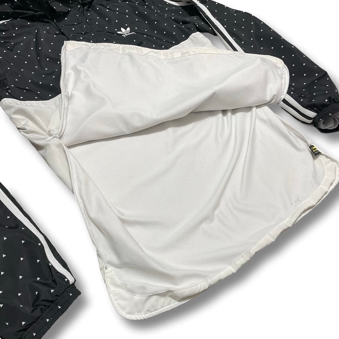 [S] 아디다스x퍼렐윌리엄스 옆트임 후드 바람막이 윈드브레이커 상품이미지3