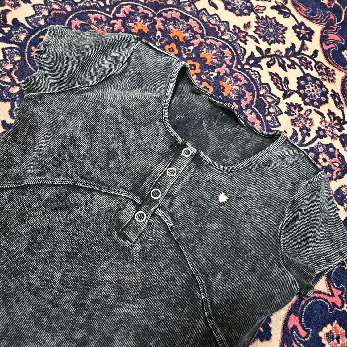 게스(GUESS) Y2K 워시드 커스텀 골지 반팔 XS size 상품이미지3