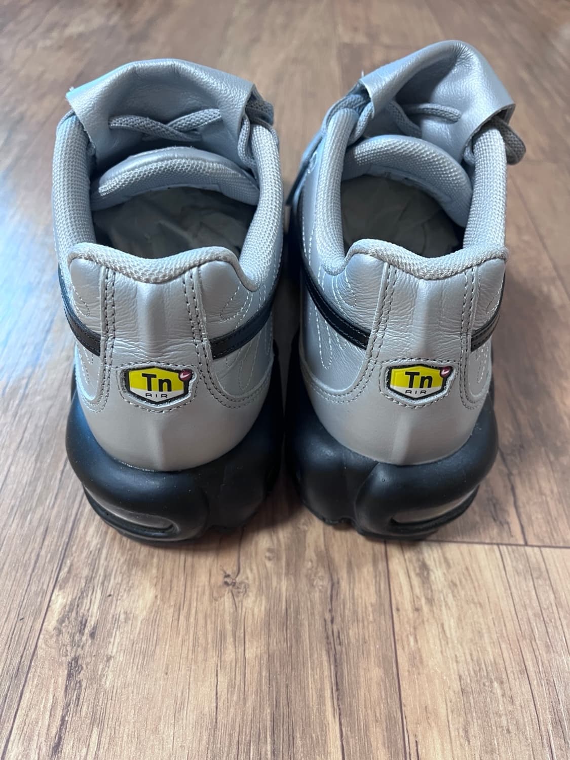 [280] 나이키 에어맥스 플러스 TNPO 티엠포 울프 그레이 앤 블랙 상품이미지4