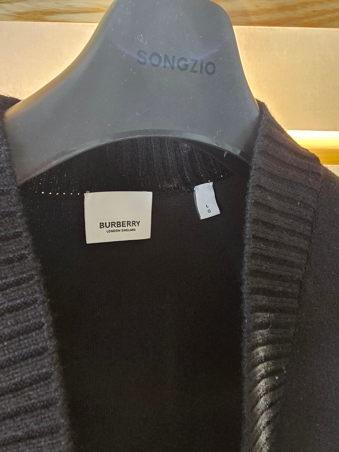 버버리 가디건 판매합니다 상품이미지2