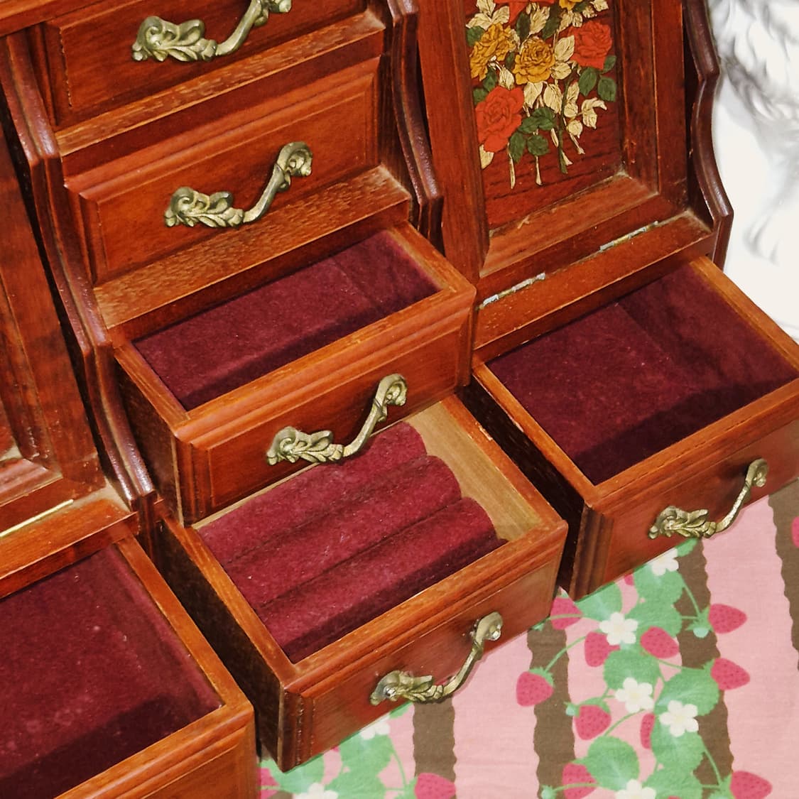 70s 엔틱 우드 플로랄 페인팅 오르골 대형 서랍장 상품이미지10