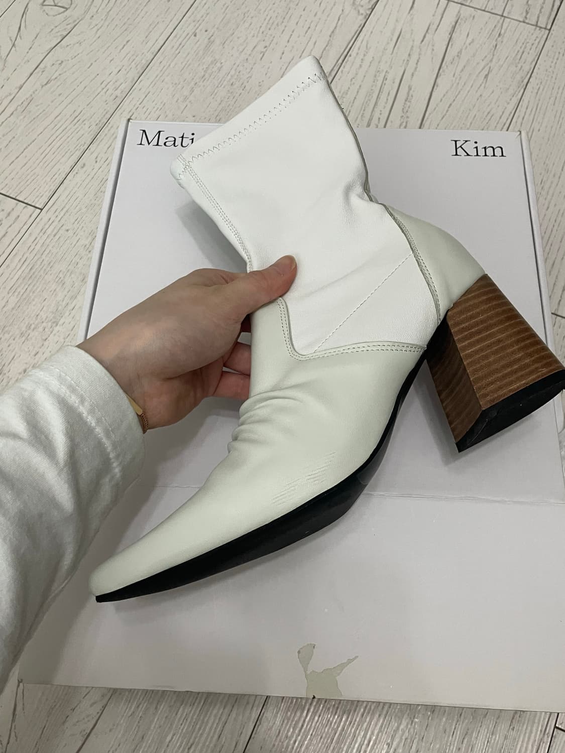 마뗑킴 화이트 부츠 245 상품이미지4