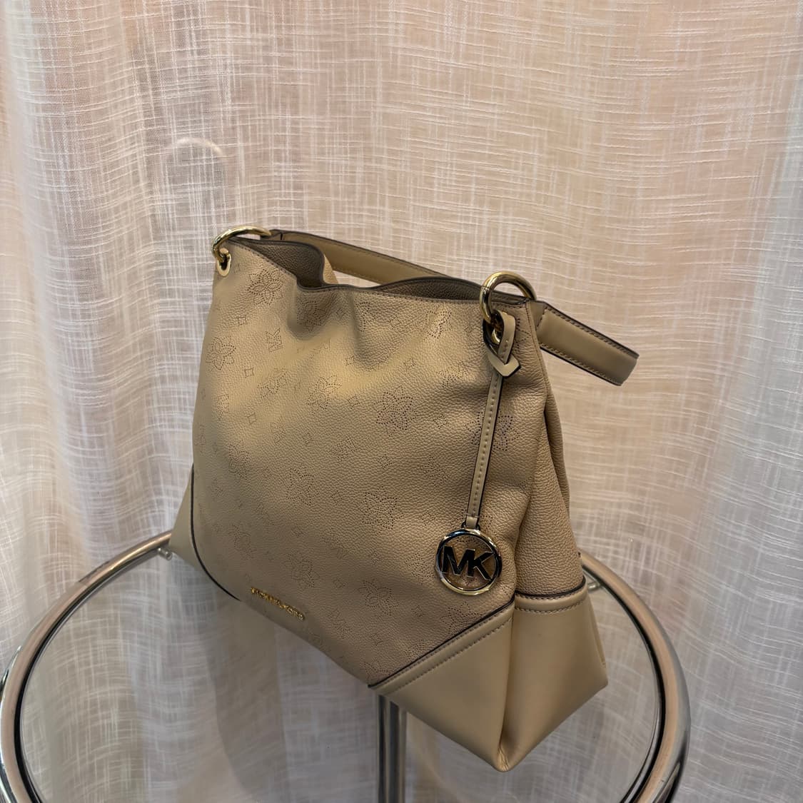 정품 마이클코어스 가죽 숄더백     상품이미지3