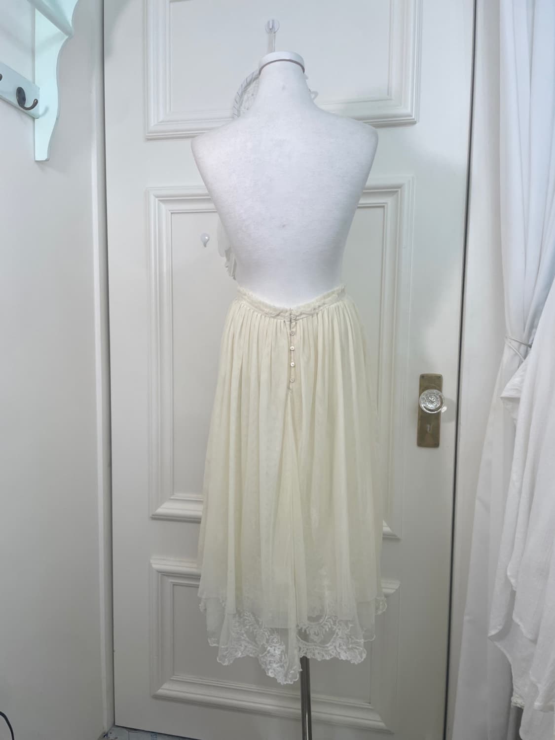 ivory lace trim tule skirt(size-36) 상품이미지3