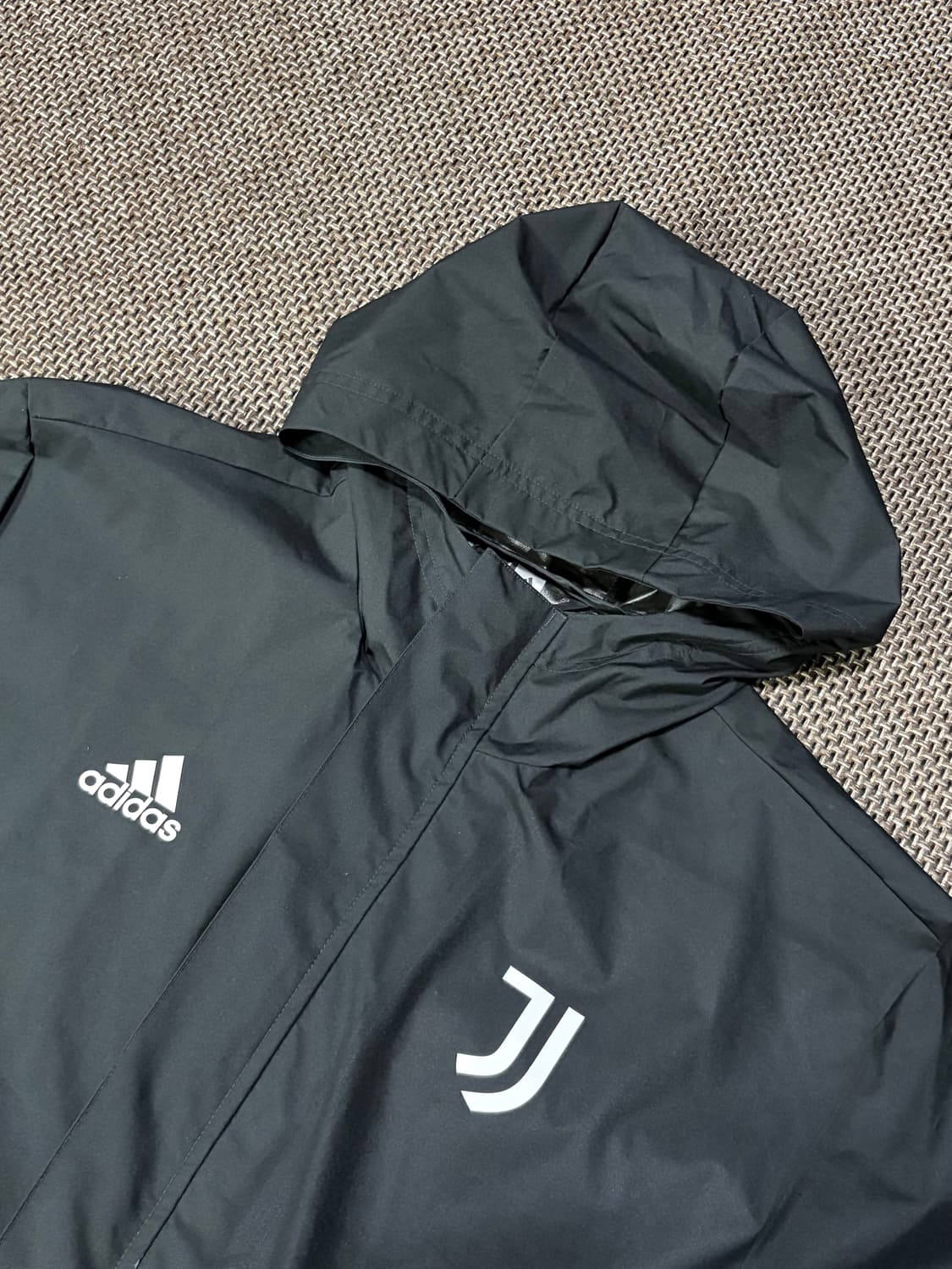 아디다스 유벤투스 바람막이 상품이미지1