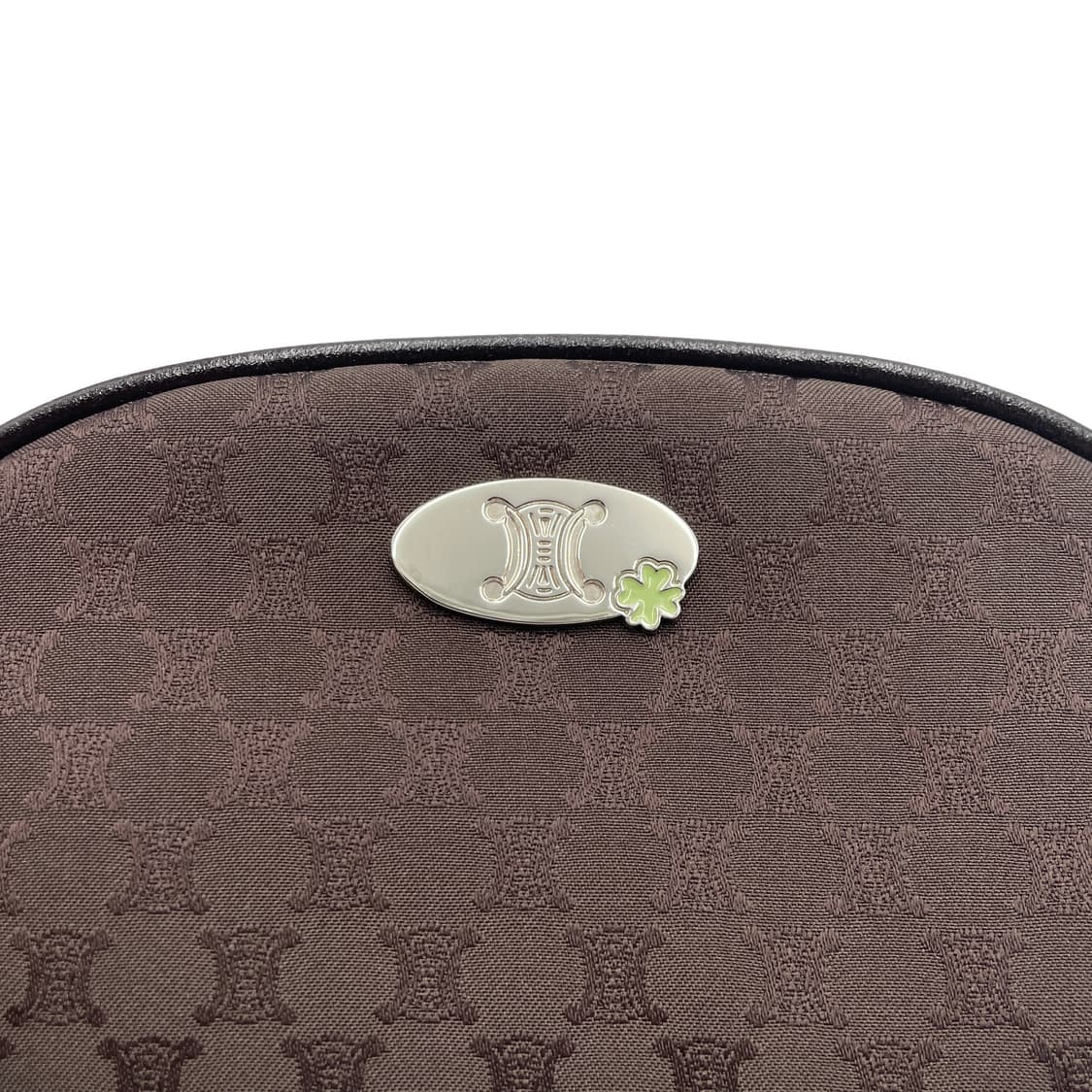 셀린느 마카담 하프문 트리옹프 로고 파우치 상품이미지3