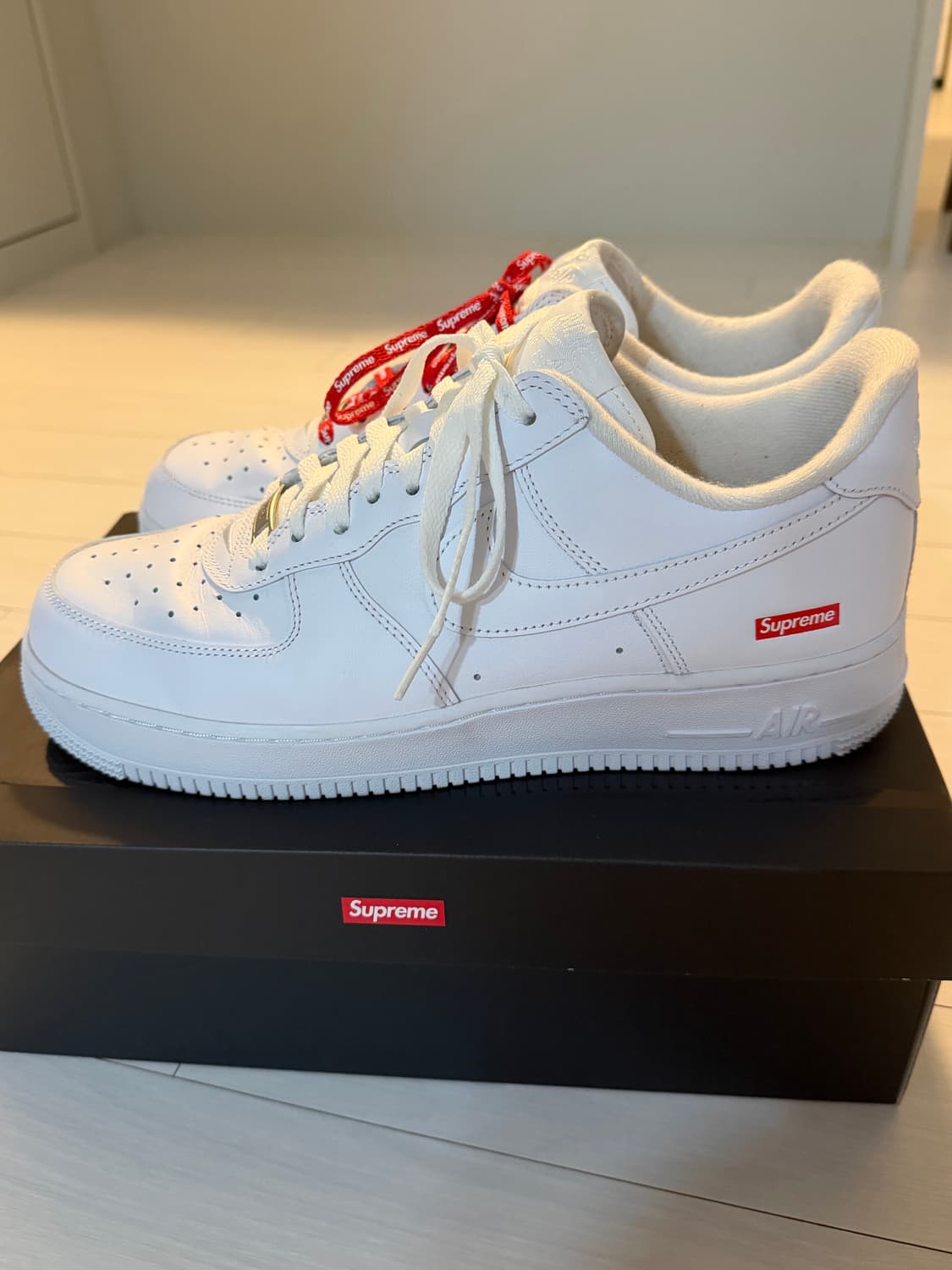 [285] 슈프림 에어포스 화이트 로우 상품이미지1