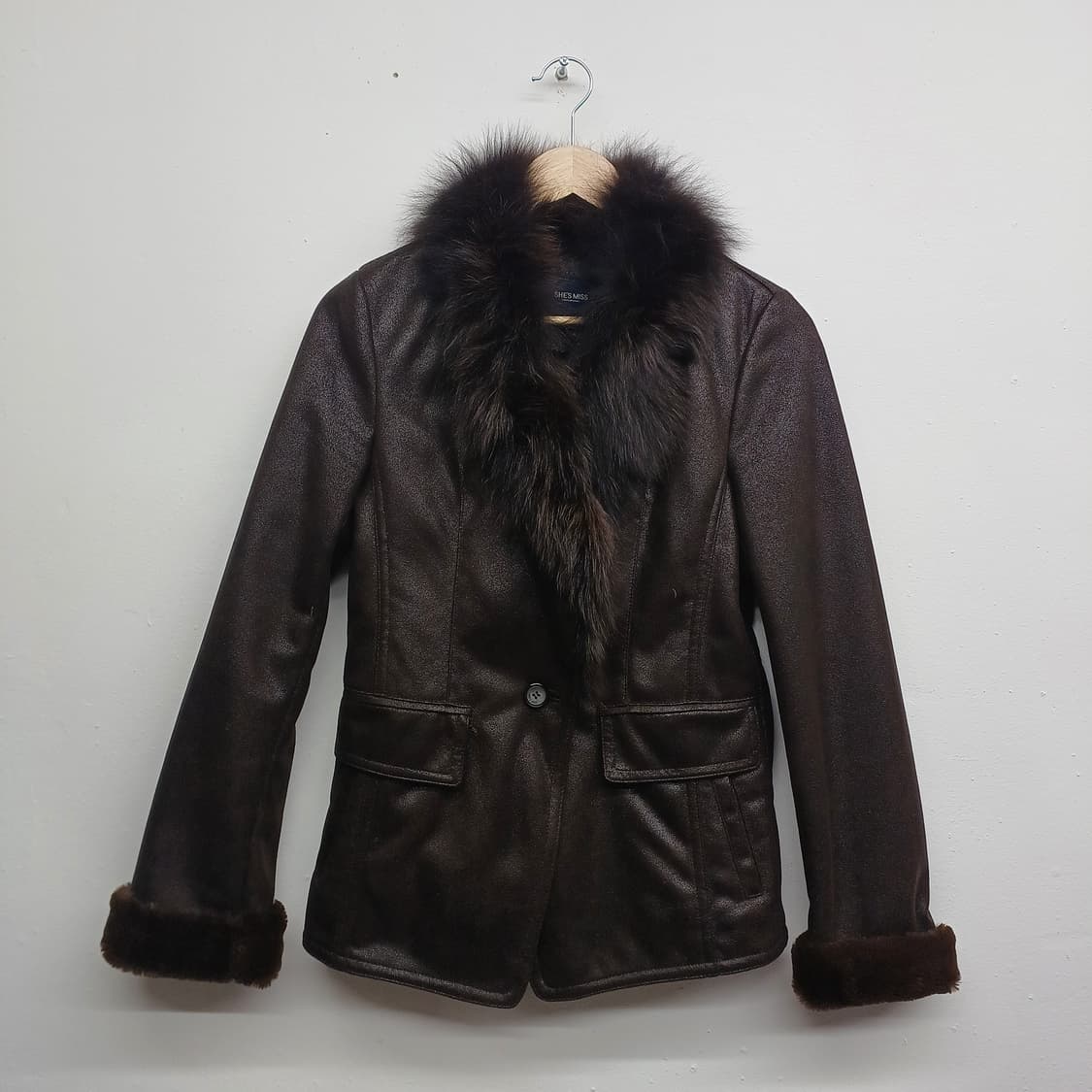 쉬즈미스  여우 가죽 퍼 자켓 S
                      상품이미지1
