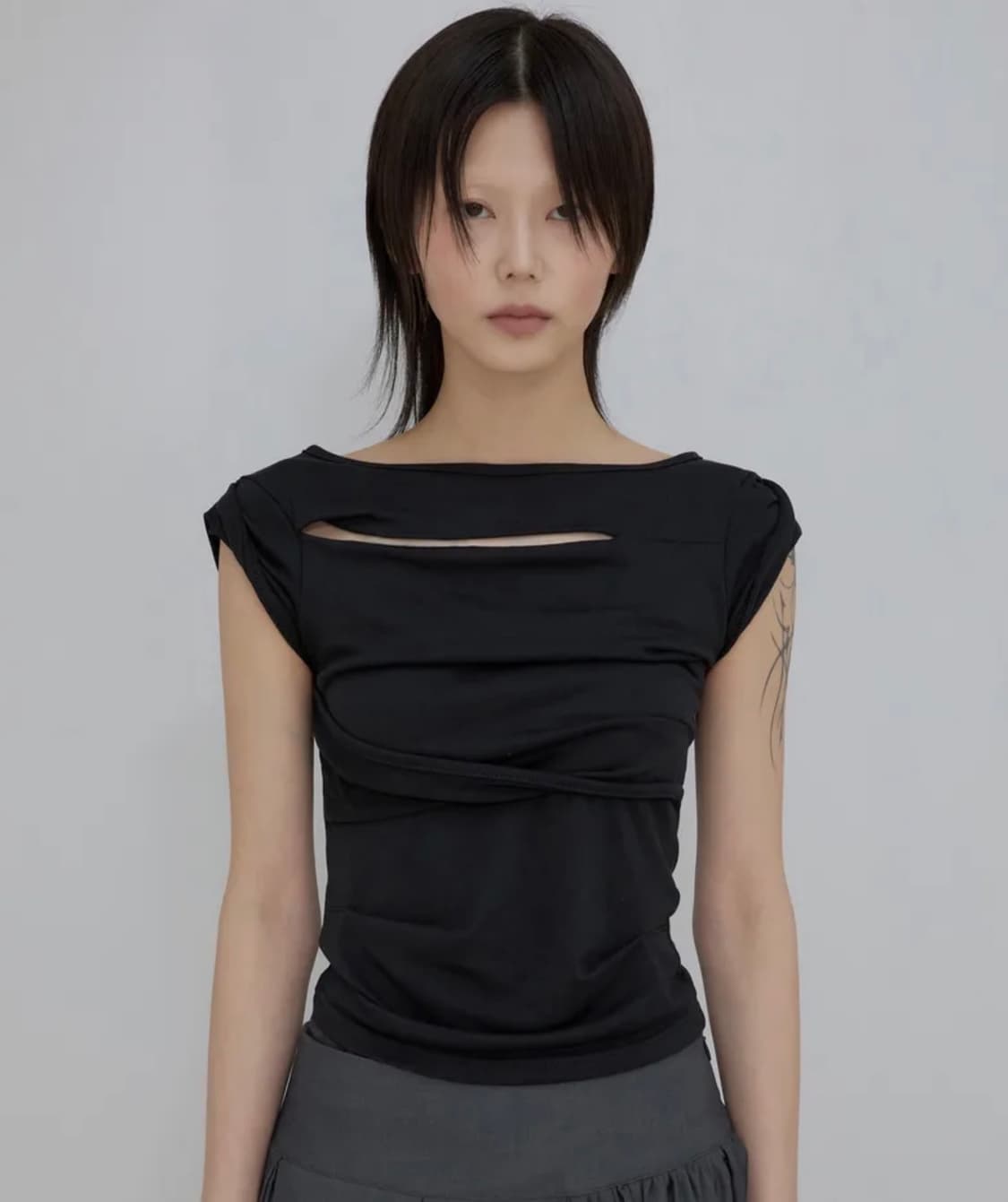 플레어업 Asymmetrical Draped Roll-Up T-Shirt 상품이미지1