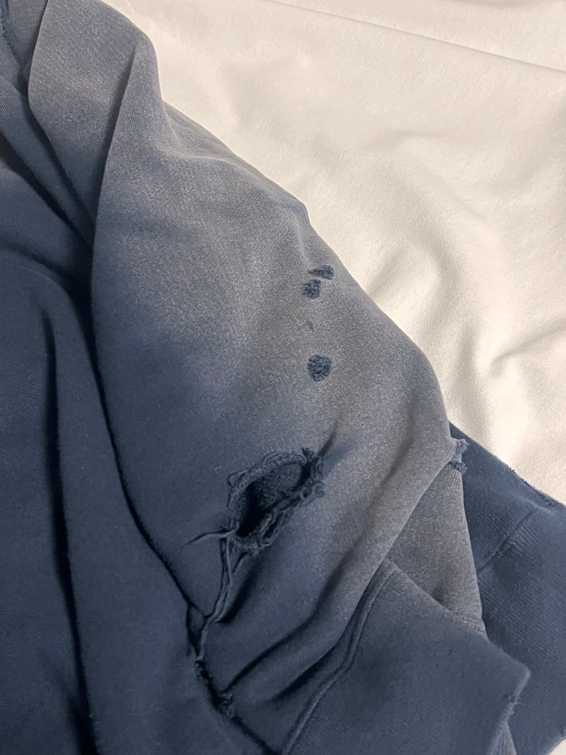 니들스 디컨스트럭티드 스웻셔츠 네이비 상품이미지3