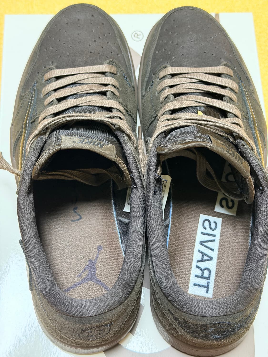 트래비스 스캇 벨벳 브라운 앤 다크모카 285사이즈 상품이미지3