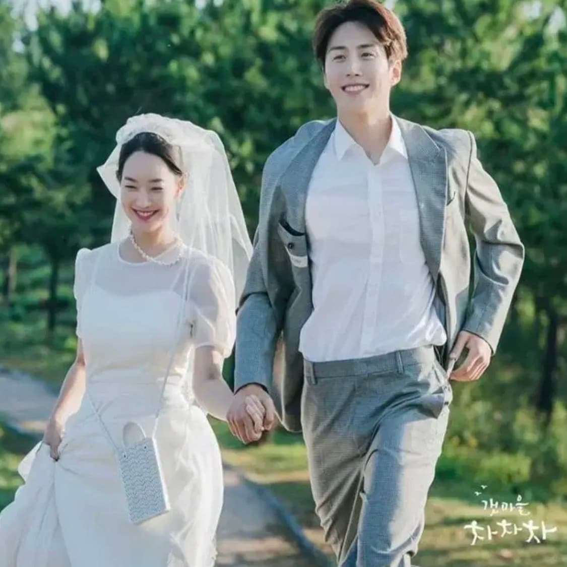 (신민아 착용) 알라이아 미나 레이저컷 가랑스 미니백 상품이미지2