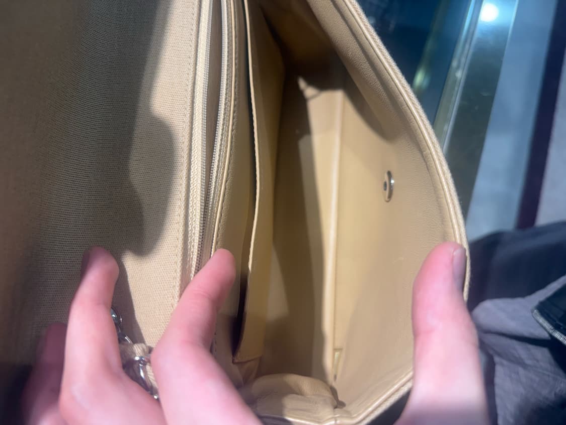 샤넬 클래식 미듐 패브릭 베이지 은장 상품이미지10