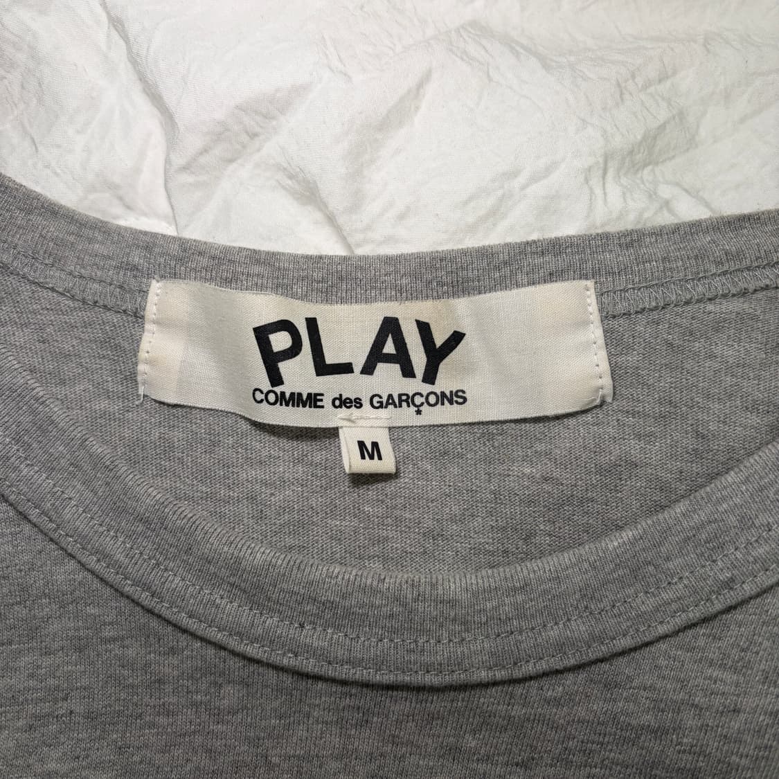 플레이 꼼데가르송 Upside Down Play Logo T-Shirt 상품이미지4