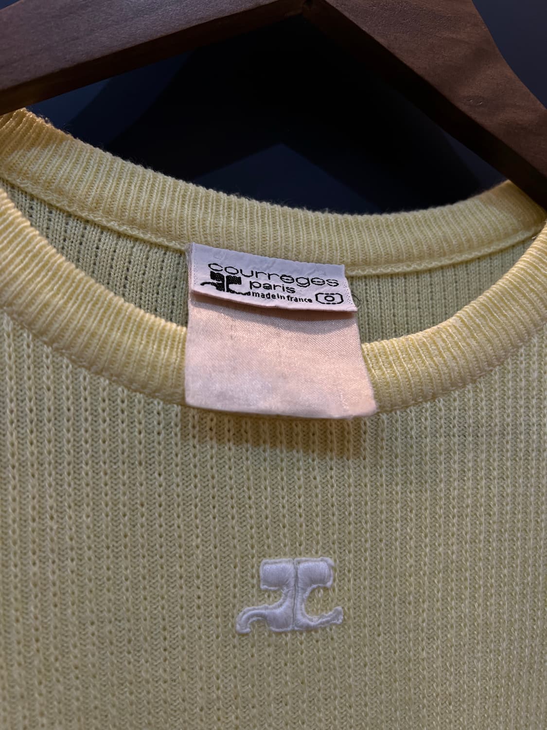 꾸레쥬 옐로우 로고 반팔 니트 상품이미지3