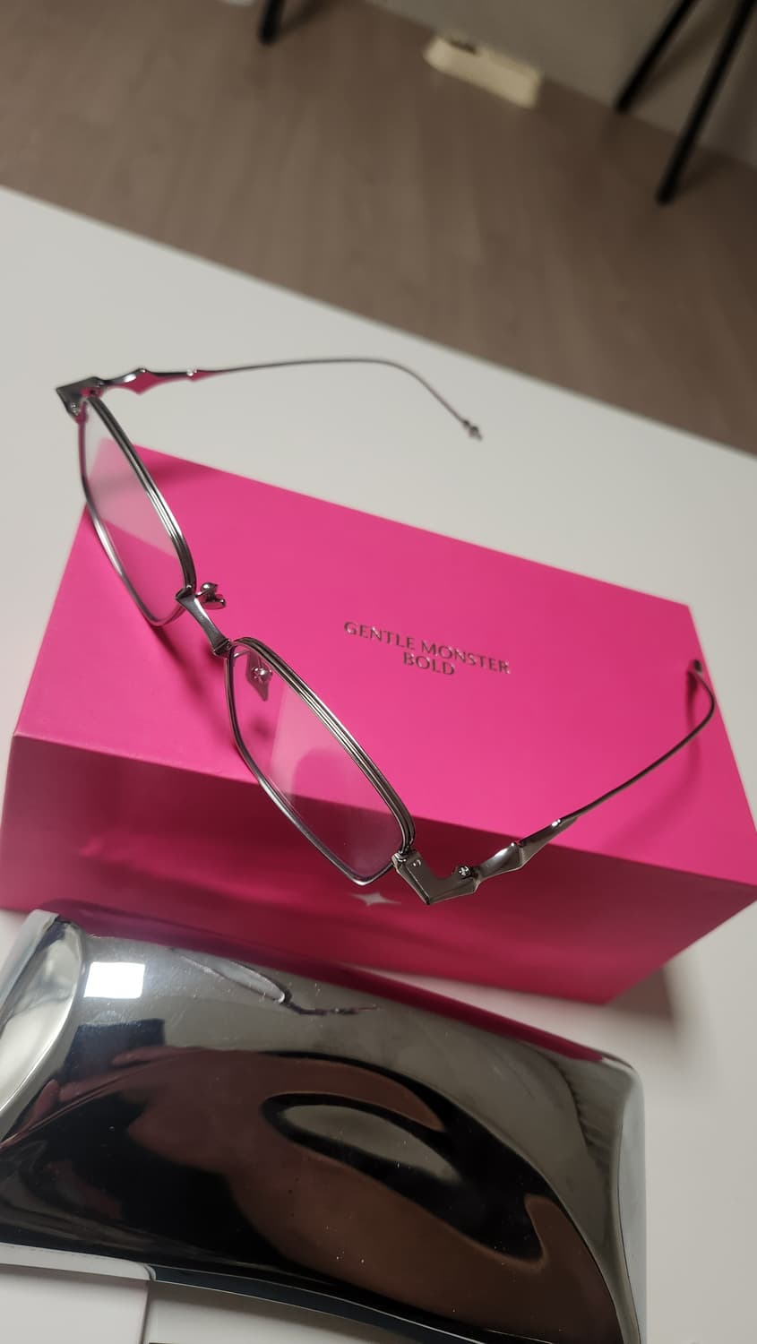 젠틀몬스터 ATOMIC-02 (아토믹02)판매합니다. 상품이미지3