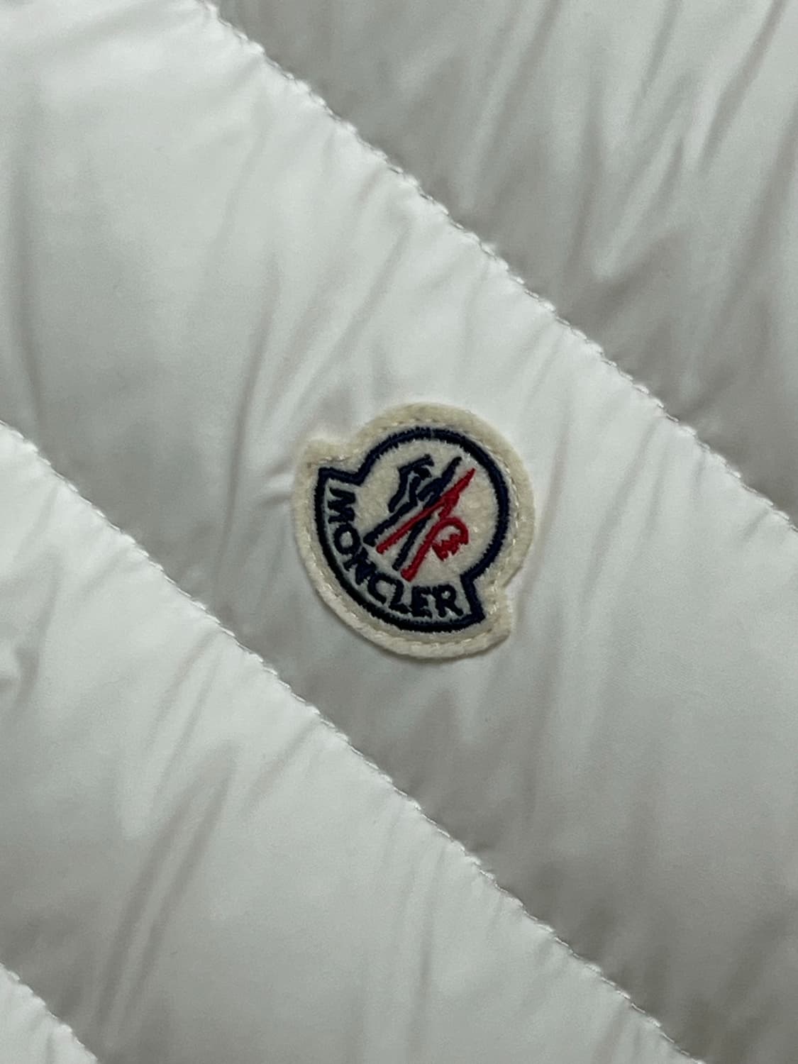 [정품] 새상품급 24FW / 몽클레어 니트패딩 아이보리 M 상품이미지3