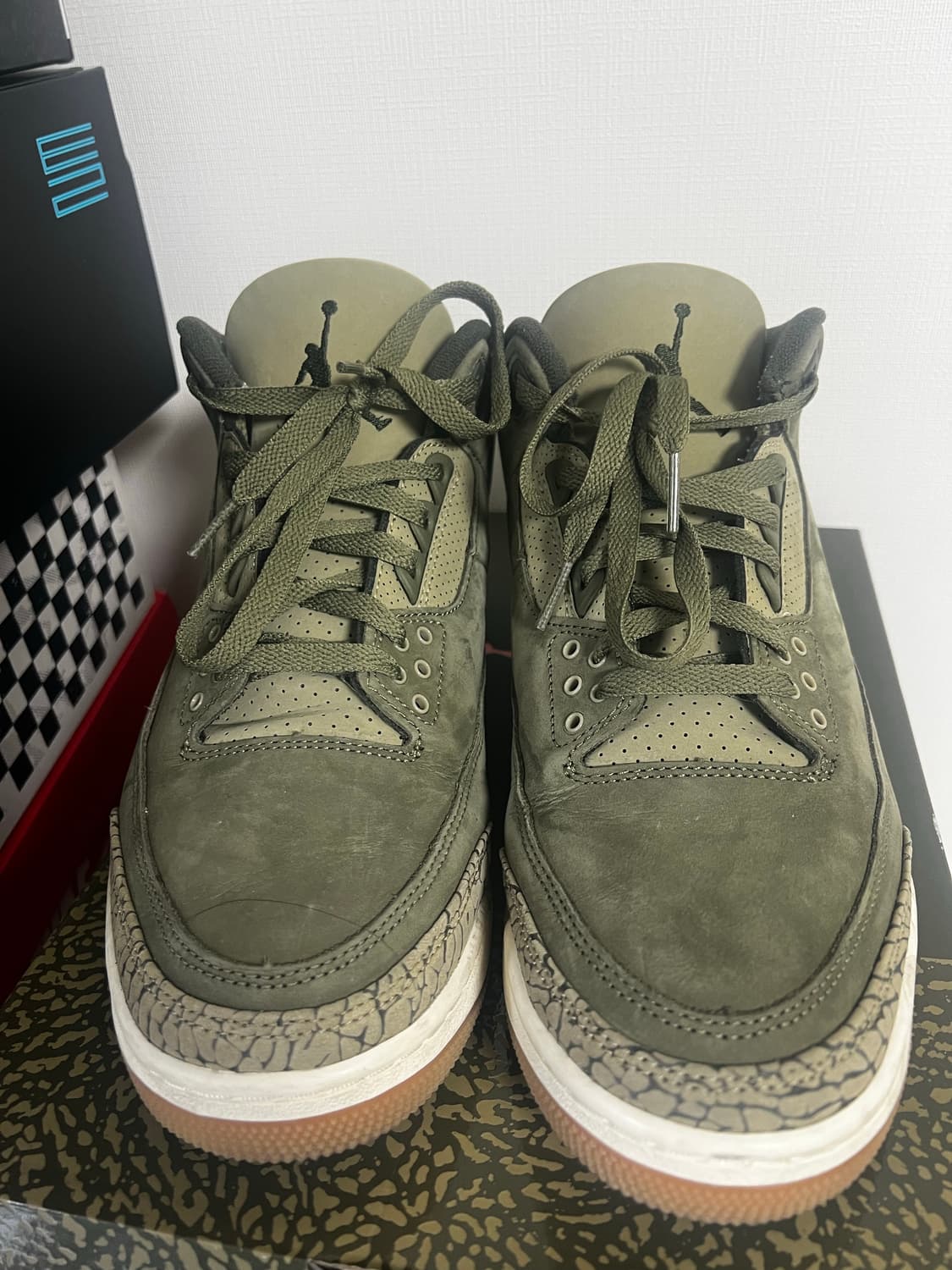 나이키 에어 조던 3 레트로 올리브  상품이미지1