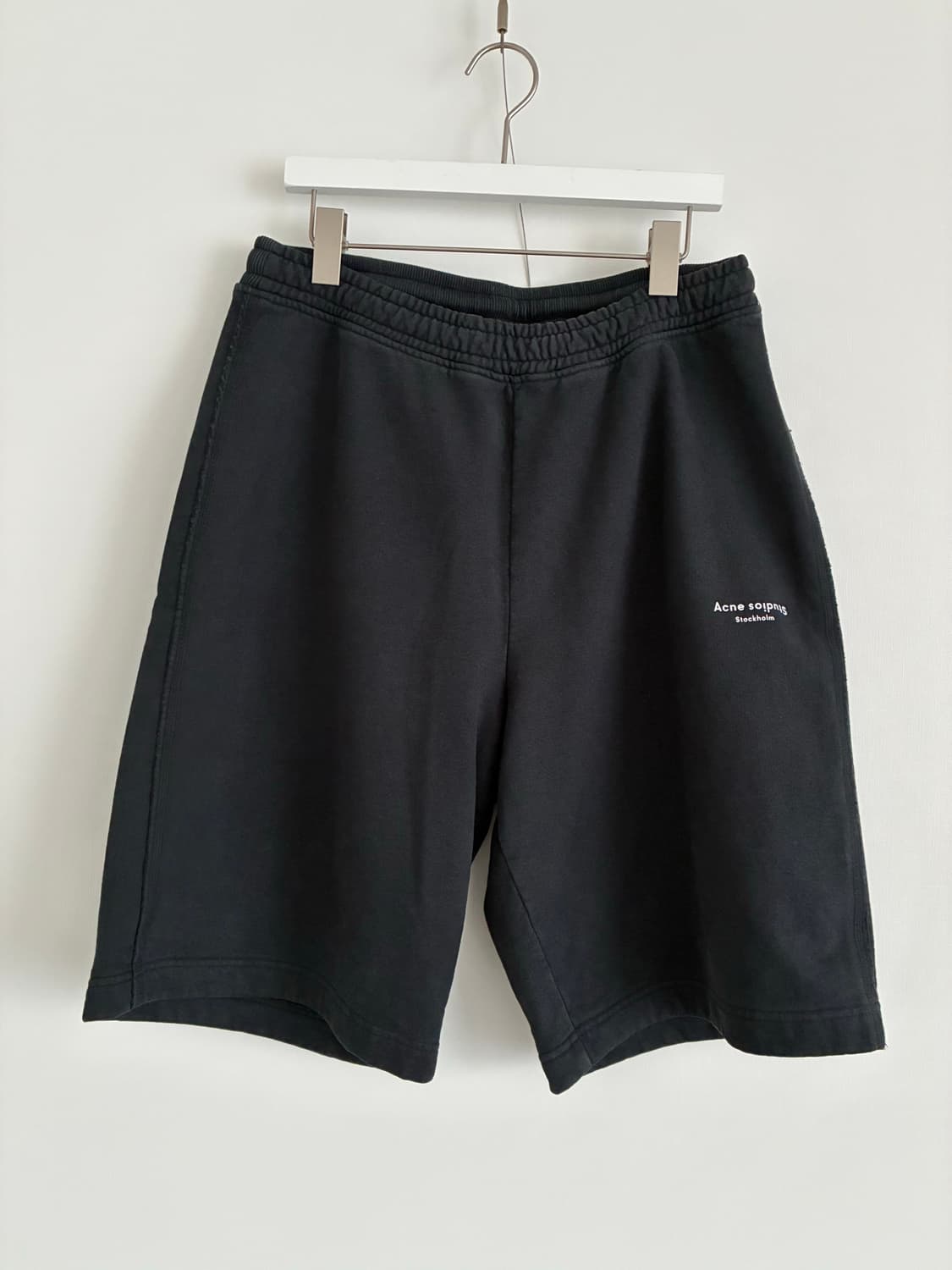아크네 반바지 상품이미지1