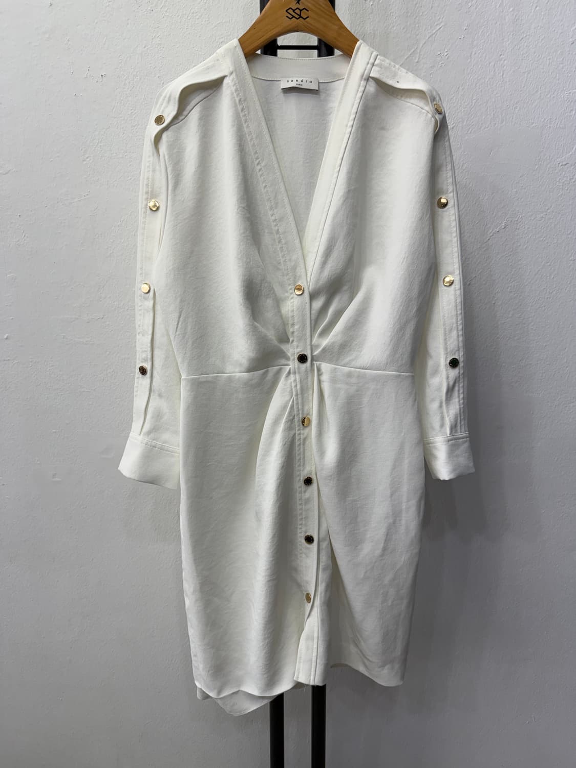정품) 산드로 화이트 금장단추 셔츠 원피스 36 상품이미지1