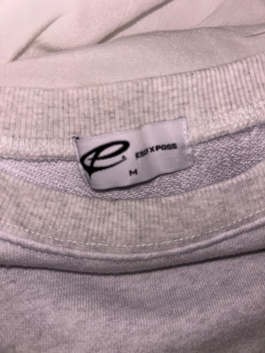 이스케이프프롬 로고 콜라주 맨투맨 상품이미지3