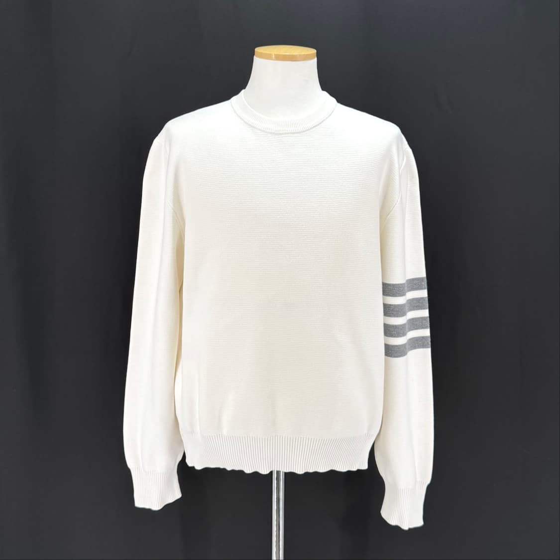 [4사이즈] 톰브라운 사선완장 밀라노스티치 니트 (MKA202A) 상품이미지3