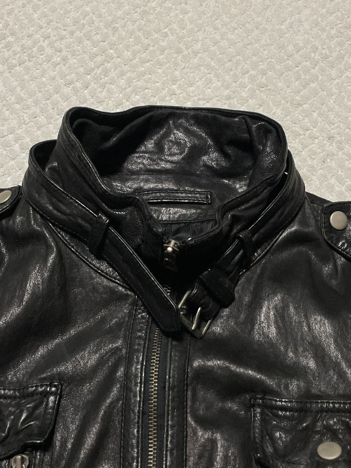 웨스턴 무드 2WAY 램스킨 양가죽 절개 포켓 레더 자켓 상품이미지5