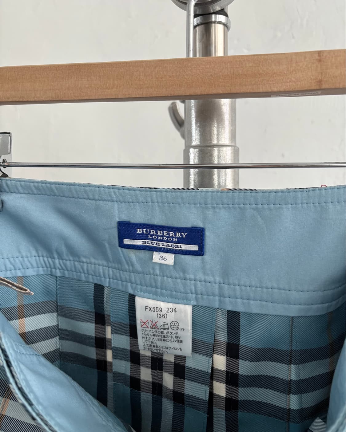 Burberry 버버리 블루라벨 블루 체크 버클 플리츠 미니 랩 스커트 상품이미지10