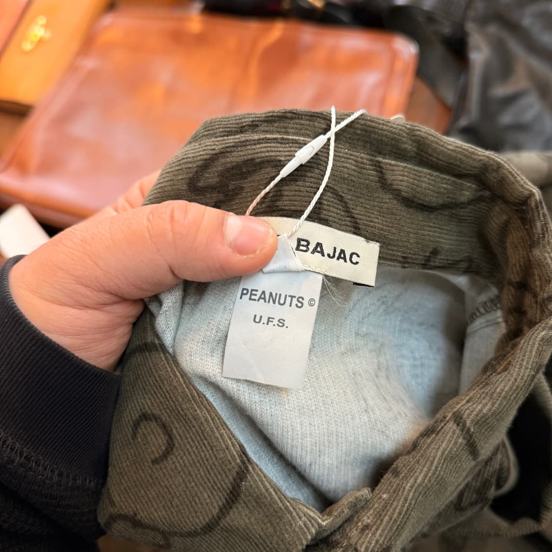 카스텔바작 이탈리아 생산 코듀로이 스누피 셔츠 XL 상품이미지6