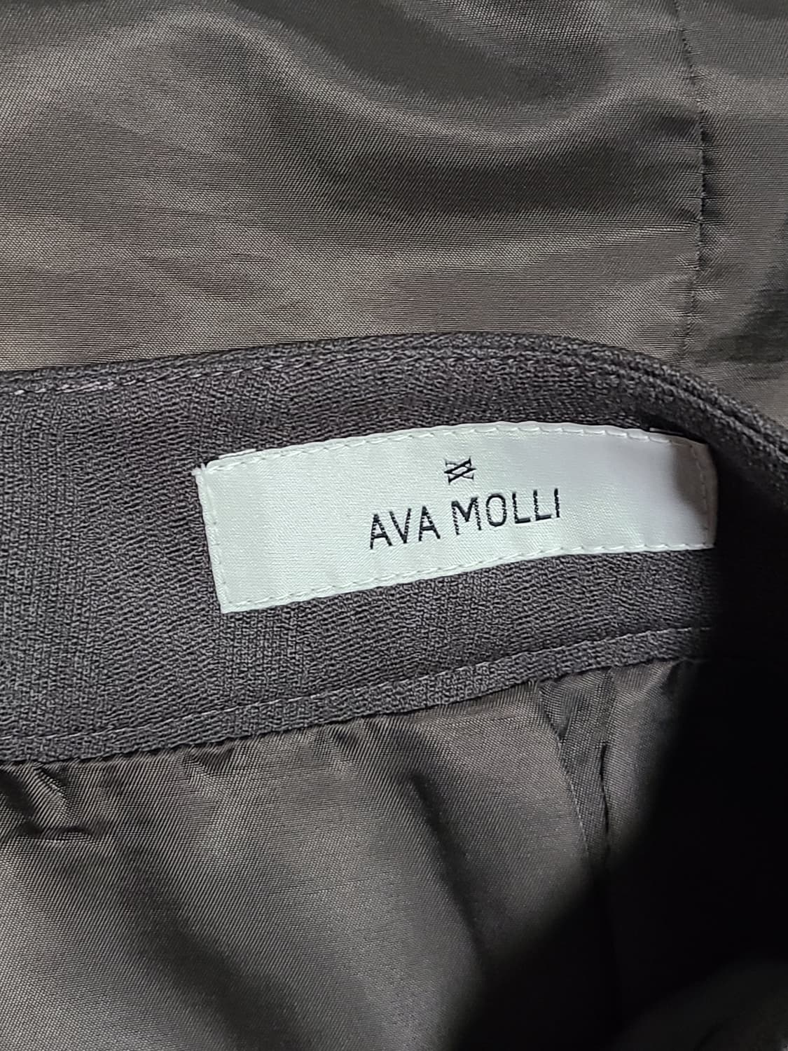 AVA MOLLI 블랙 울 자켓 & 플리츠 롱스커트 셋업 상품이미지5