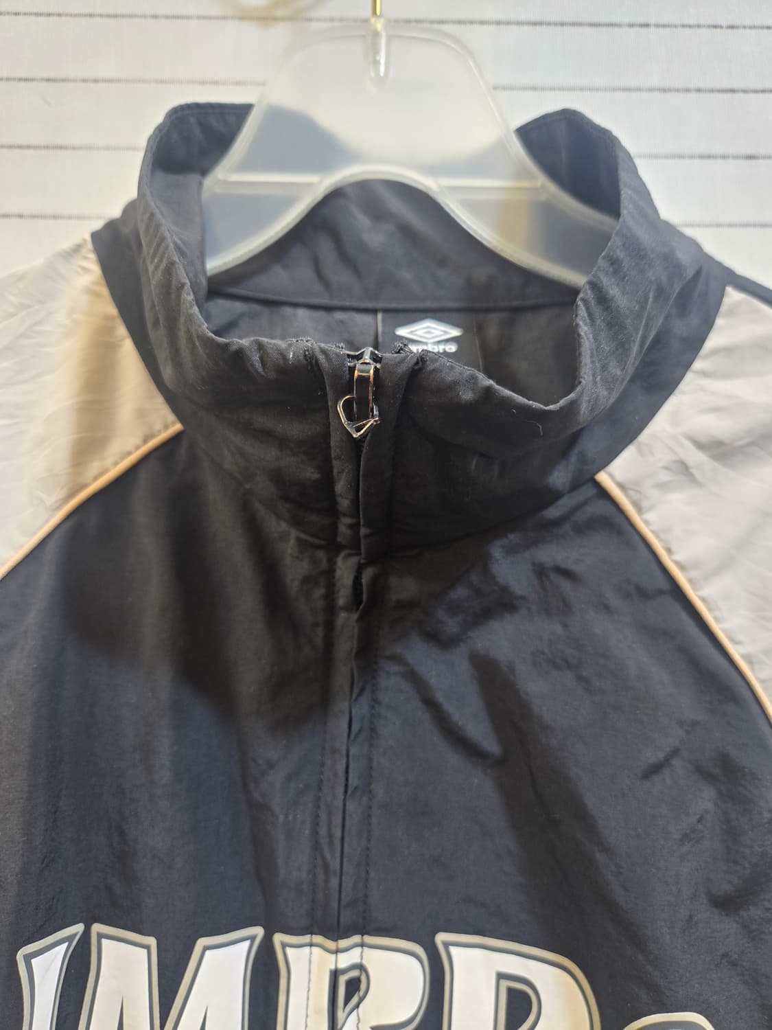 엄브로 블랙/아이보리 바람막이 자켓 상품이미지3