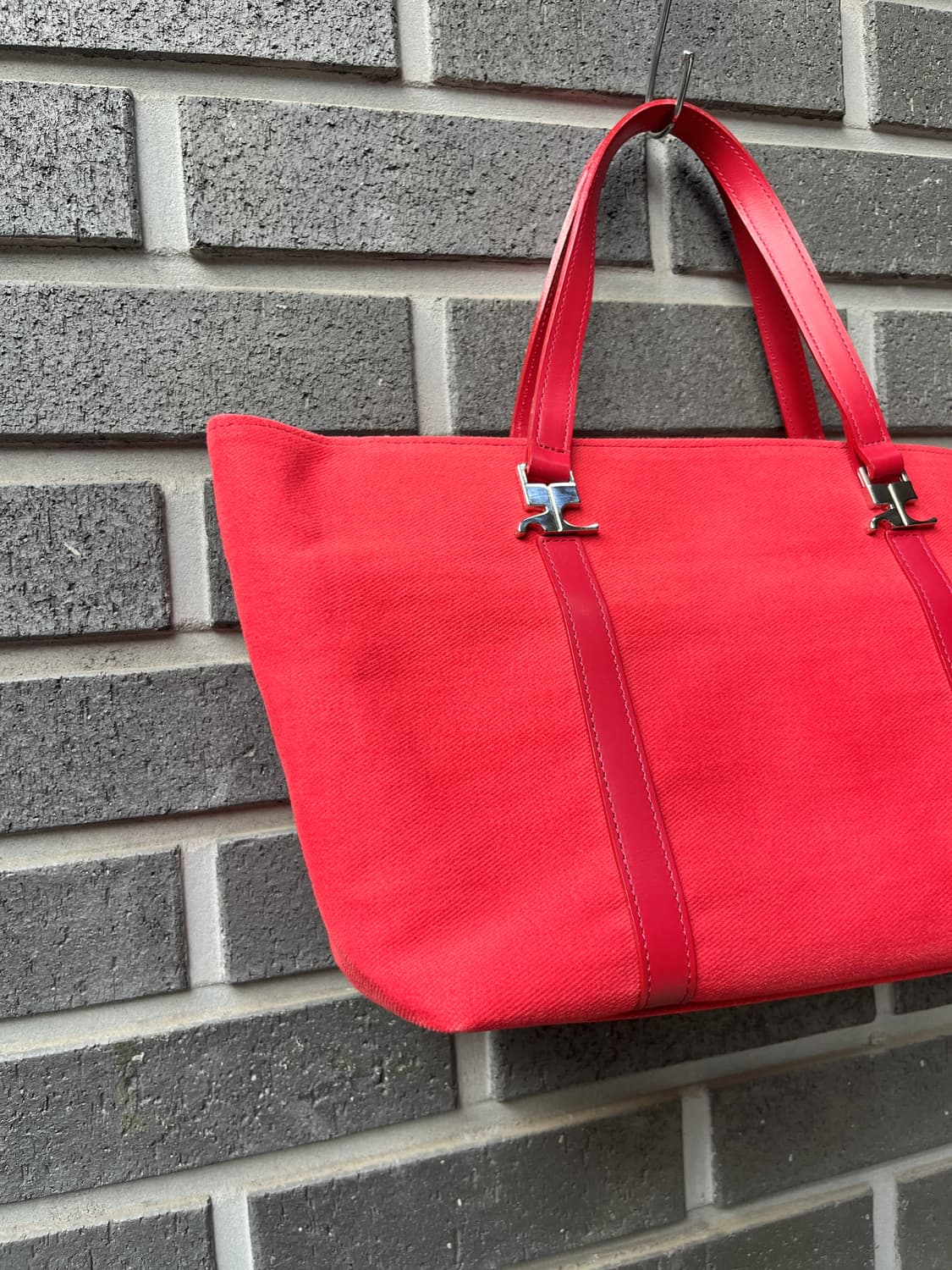 00s Courreges 꾸레쥬 더블 로고 펜던트 토트백 레드 상품이미지5