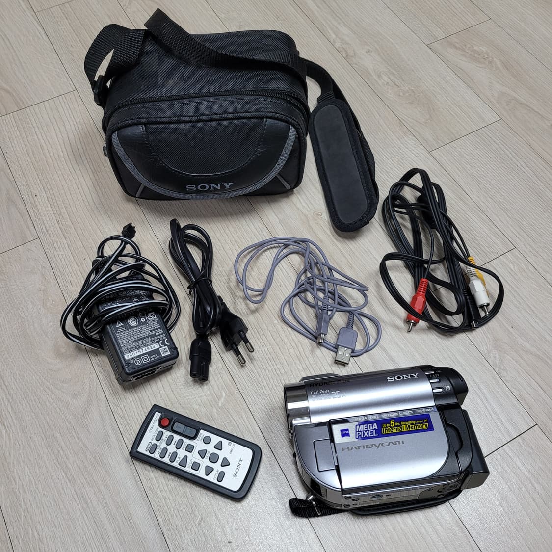 소니 DCR-DVD810 핸디캠 캠코더 상품이미지1