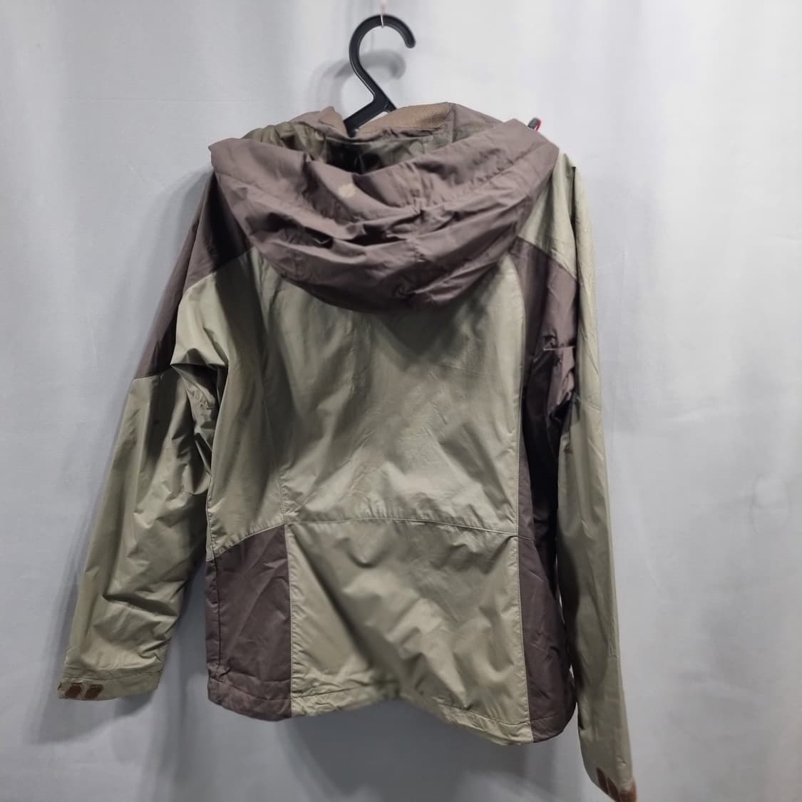 라퓨마 바람막이 자켓 카키색 상품이미지2