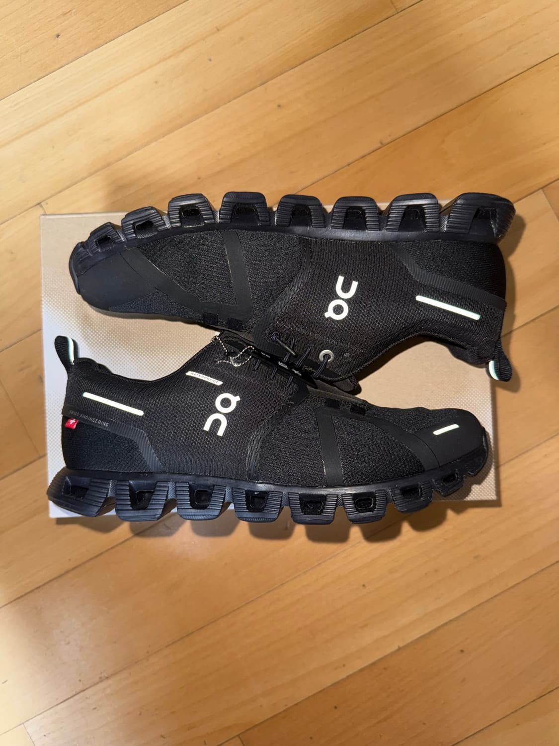 온러닝 w 클라우드 5 워터프루프 240 (US 7, EU 38) 상품이미지1